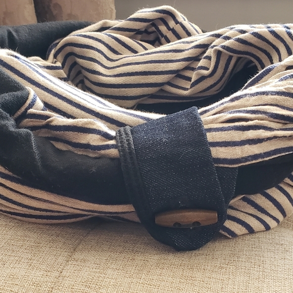 Handmade multicolor neutral scarf - Picture 4 of 5